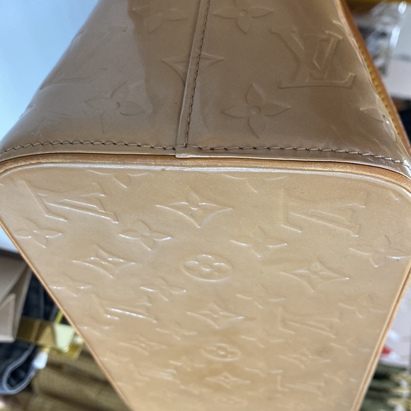 Louis Vuitton Houston Tote vernis - Picture 8 of 10